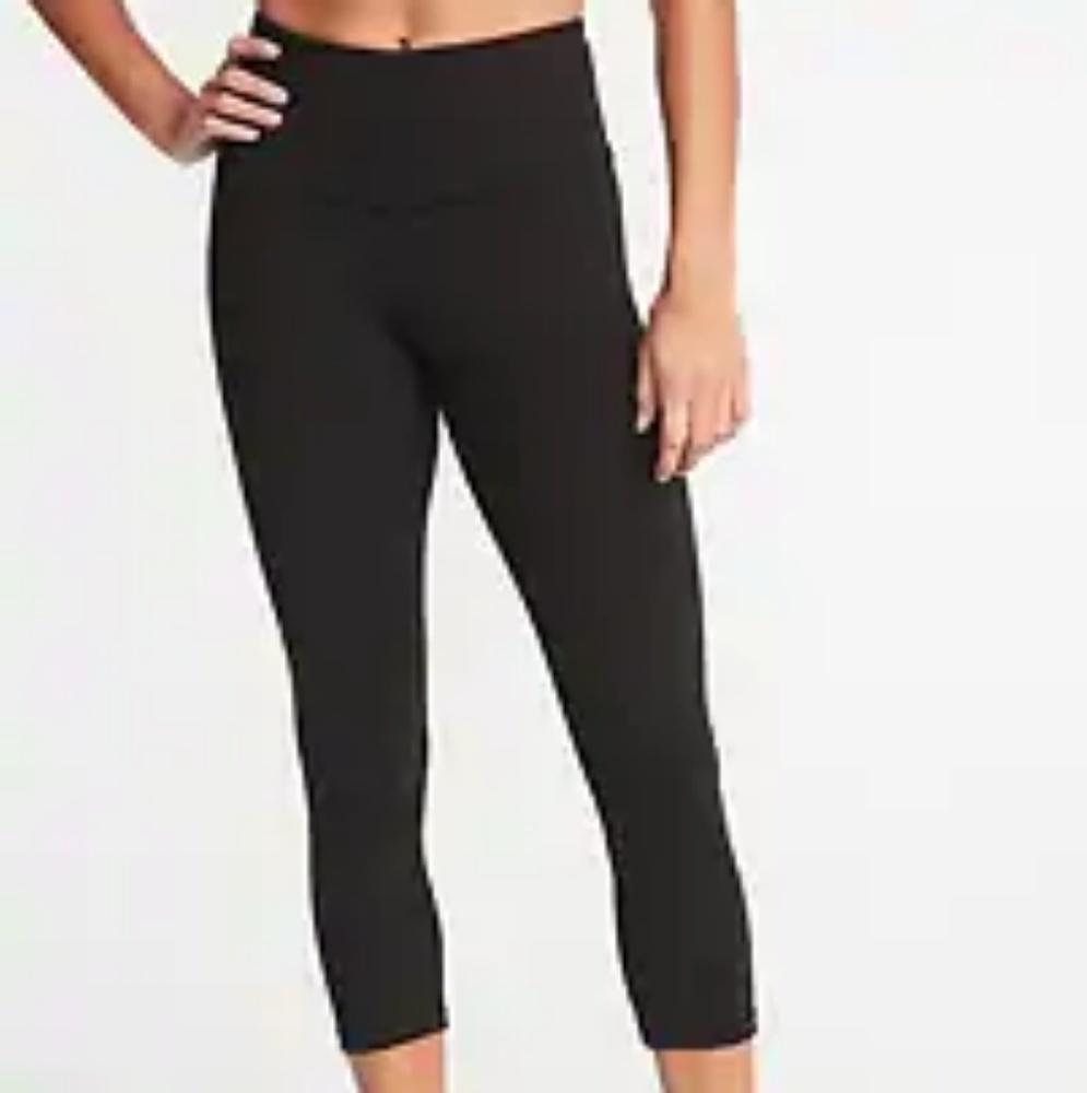 High-Rise Compression Workout Crops